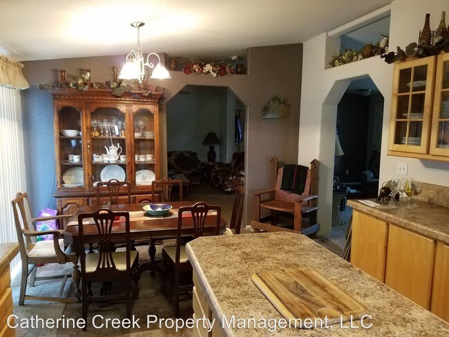 Foto del edificio - 3 br, 2 bath House - 1805 Russell Avenue