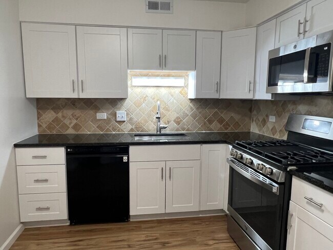 Building Photo - 1450 Sandpebble Dr