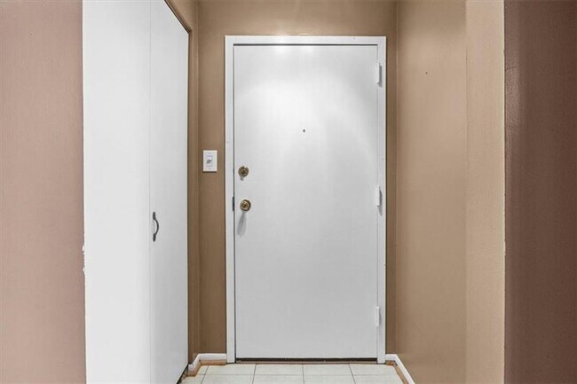 Foto del edificio - 5523 Ellsworth Ave