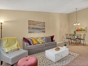 Building Photo - 6552 Chasewood Dr