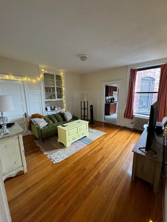 Foto del edificio - Awesome two bedroom in Cleveland Circle