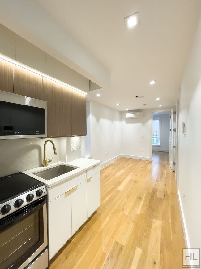 Building Photo - EAST 96 STREET / Renovated 2-Bed 1 Bath / ...