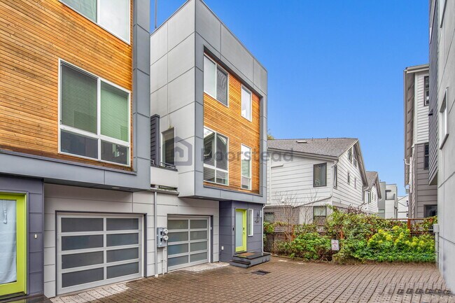 Foto del edificio - 4226 Evanston Ave N