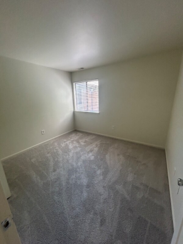 Building Photo - 35431 Hickory Woods Dr