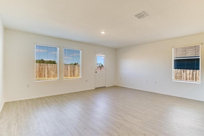 Foto del edificio - 2616 Schwartz Ln