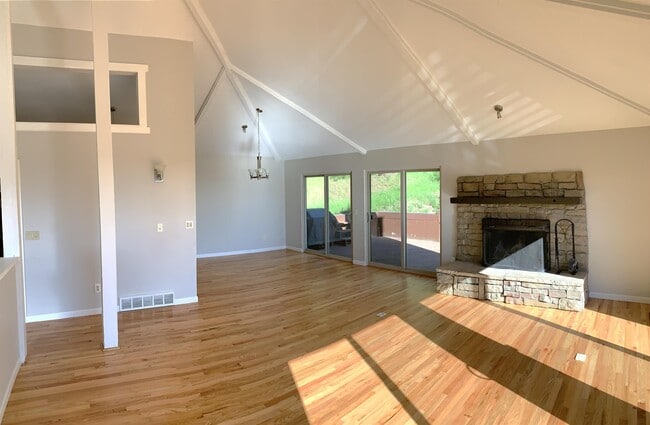 Building Photo - 993 Arrow Wood Dr