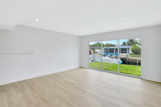 Foto del edificio - 1720 SW 23rd Ave
