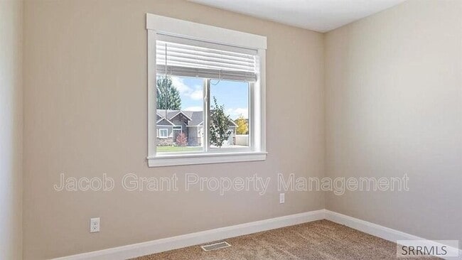 Building Photo - 1591 Clarence Dr