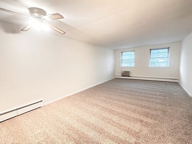 Foto del edificio - Karen Court Apartments