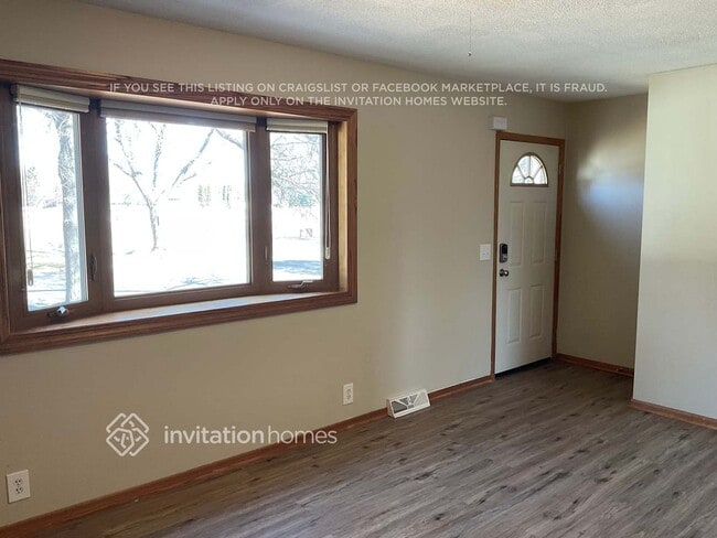 Foto del edificio - 2713 W 71st 1/2 St