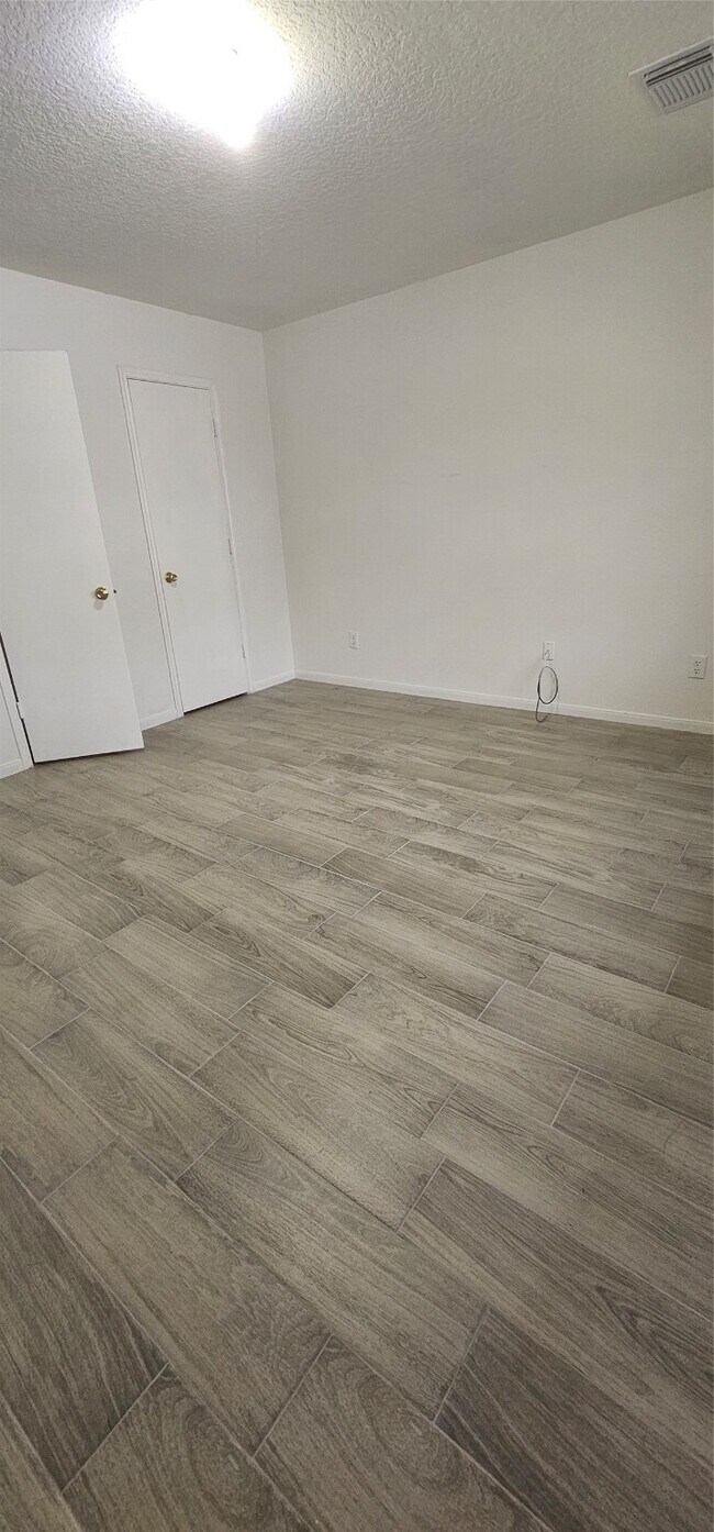 Building Photo - 10943 Bradford Way Dr