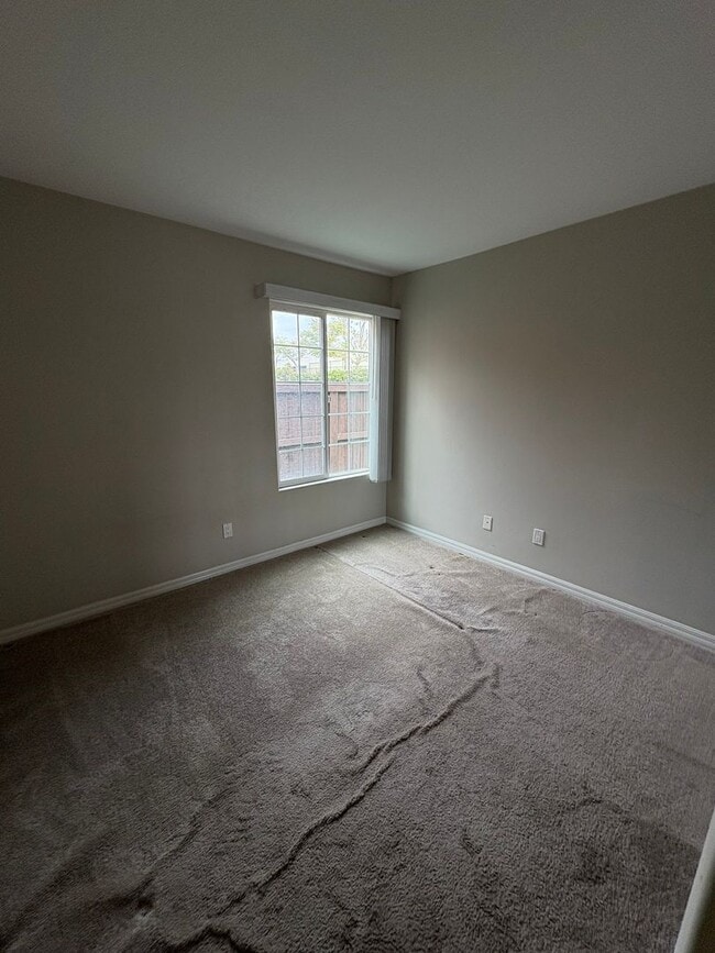 Building Photo - 3 Bed 2 Bath Clairemont Condo