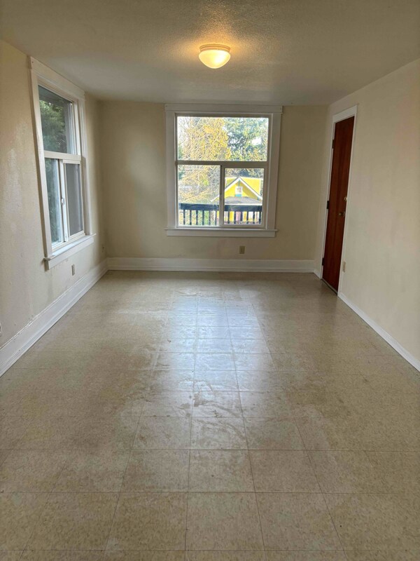 948 S Ainsworth Ave Unit D, WA 98405 Room for Rent in