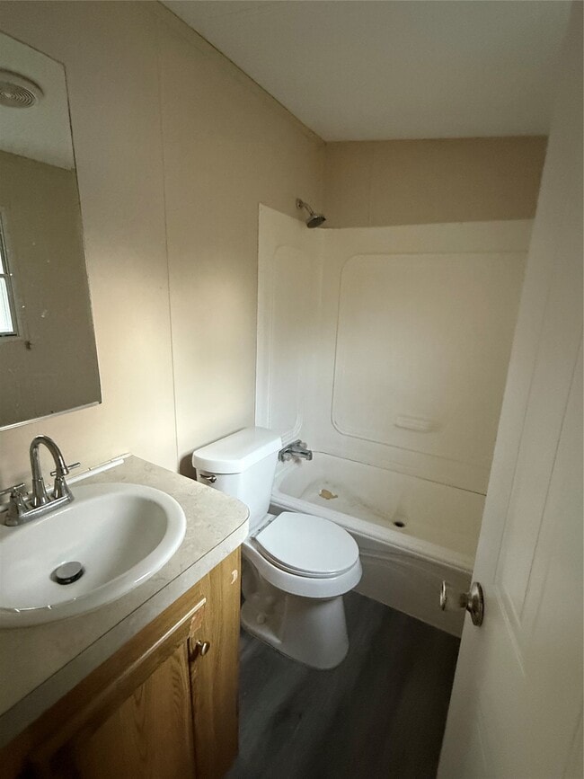 Building Photo - 144 Private Road