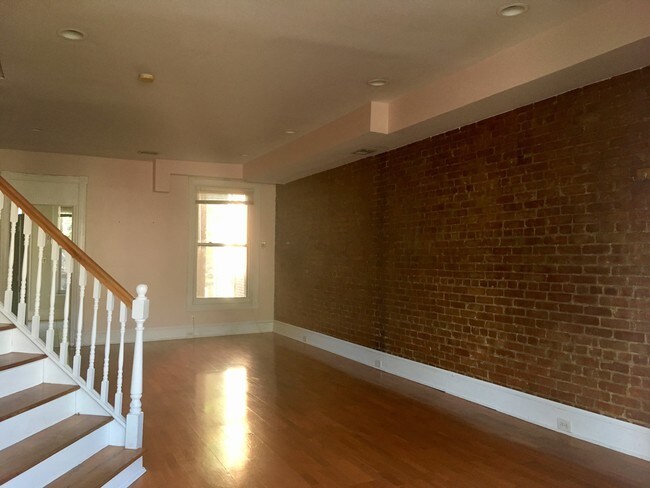 Foto del edificio - 155 U St NW