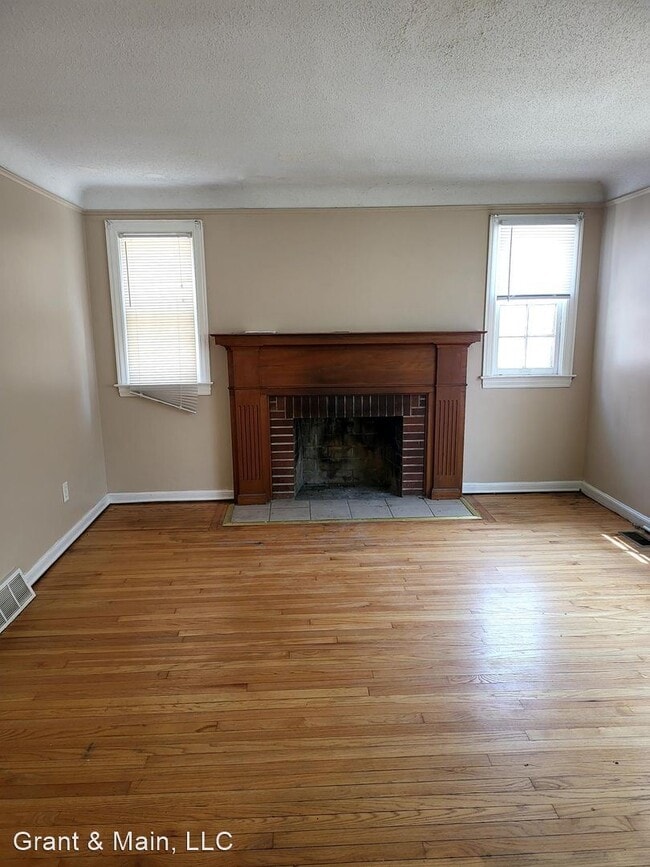 Building Photo - 3 br, 1 bath House - 11537 Nashville