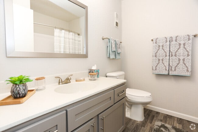 1BD, 1BA - 640SF Model - Peaks at Sandia View