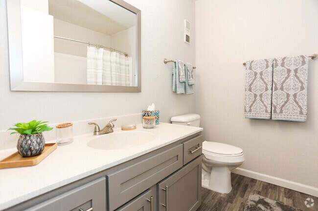 1BD, 1BA - 640SF Model - Peaks at Sandia View