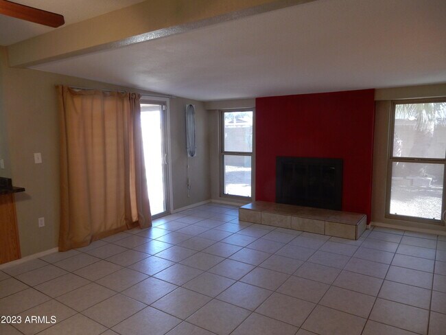 Foto del edificio - 3901 W Lupine Ave