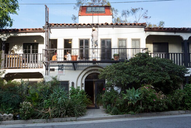 Building Photo - 3421 Larissa Dr