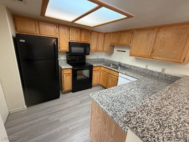 Foto del edificio - 3450 Erva St