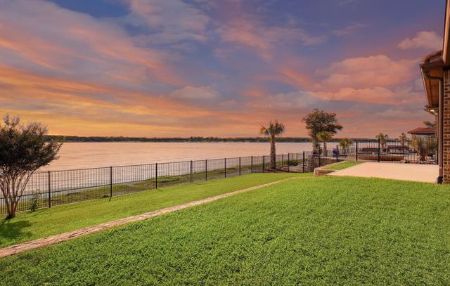 Foto del edificio - 10029 Lakeside Dr