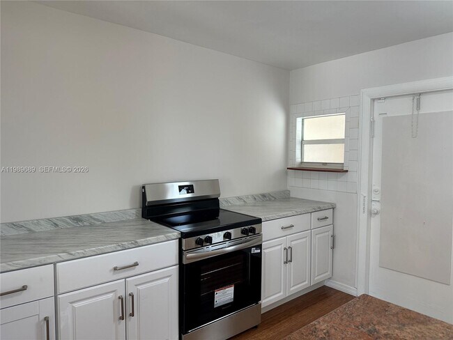 Building Photo - 1441 NE 134th Rd