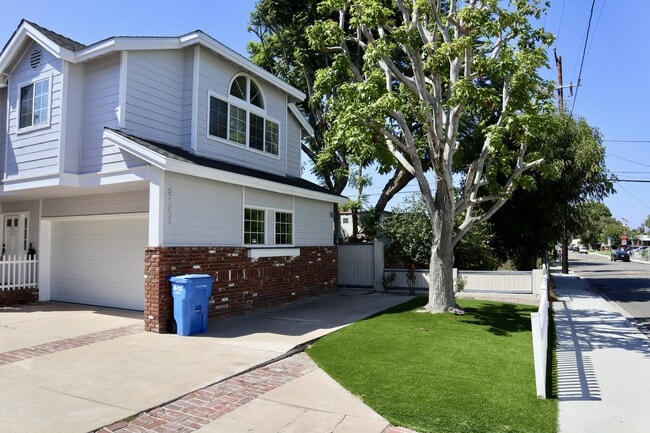 Photo - 2103 MacKay Ln (Redondo Beach, CA) Townhome