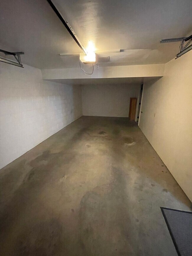 Foto del edificio - 3 br, 1.5 bath House - 627 ROCKWOOD DRIVE