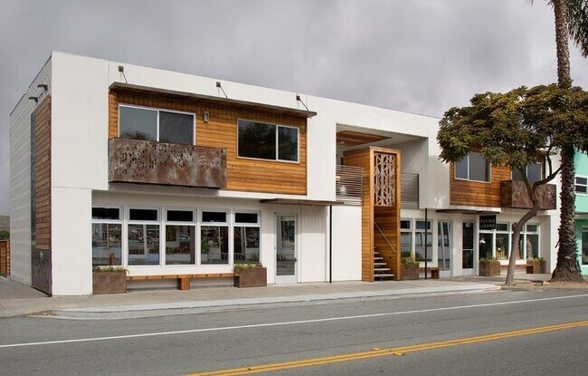 Building Photo - 851 41st Ave