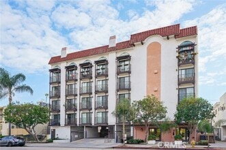 Building Photo - 11162 Camarillo St