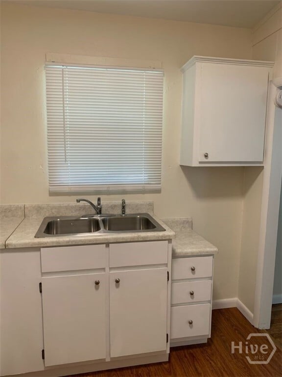 Building Photo - 174 Hart Ave