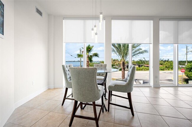 Foto del edificio - 1375 Beach Rd