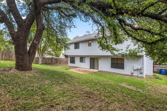 Building Photo - 12000 Lincolnshire Dr