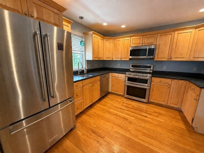 Building Photo - 18 Gilkey Ct
