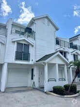 Building Photo - 320 Island Way