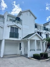 Building Photo - 320 Island Way