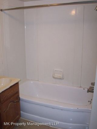 Building Photo - 2441 Anderson Ave