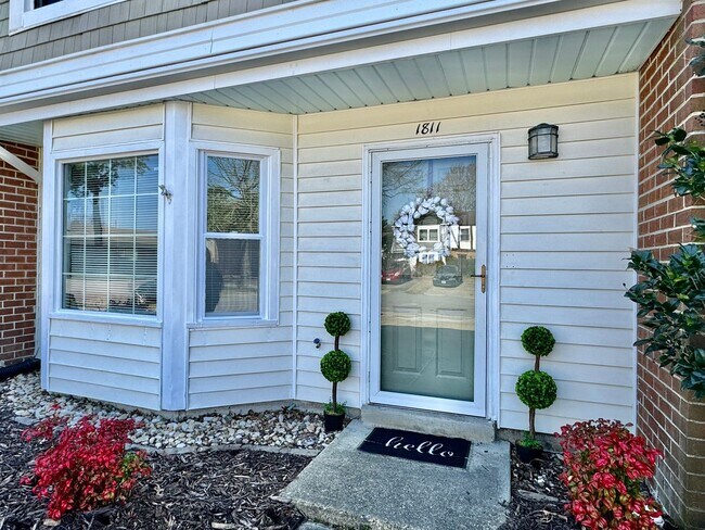 Foto del edificio - Updated 3-Bedroom Townhome 03-25-26!! Fenced yard, excellent School Zones!!