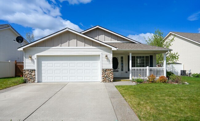 Foto del edificio - Lovely 3 bedroom 2 bath Post Falls home fo...