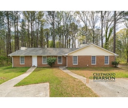 Building Photo - 8081 Magnolia Dr