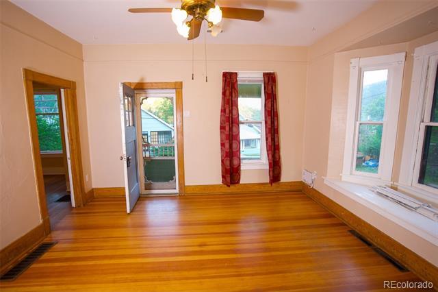 Building Photo - 121 Cave Ave