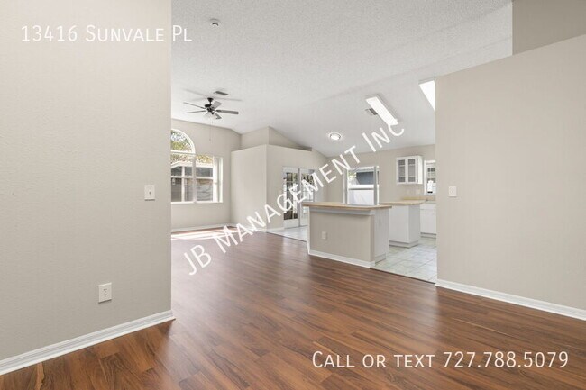 Foto del edificio - 13416 Sunvale Pl