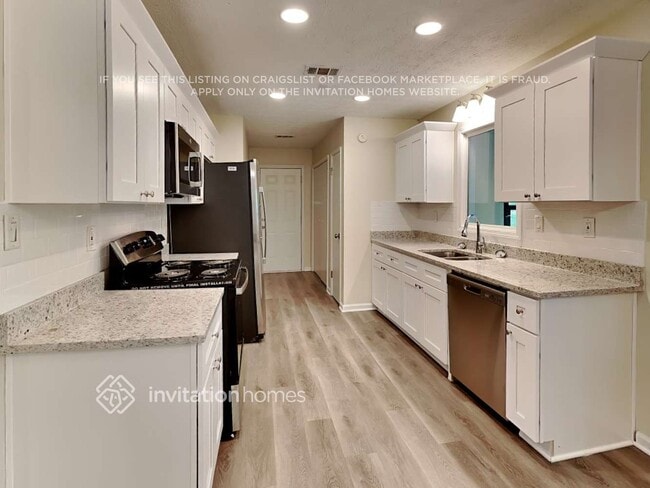 Building Photo - 2638 Windmere Dr NW