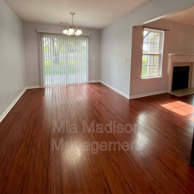 Foto del edificio - 275 Abigail Cir