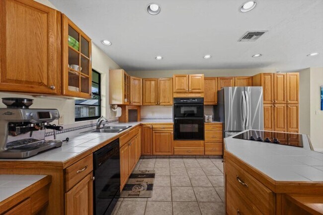 Foto del edificio - 3306 Fargo Ave