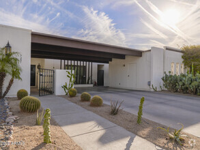 Building Photo - 7251 E Cactus Wren Rd