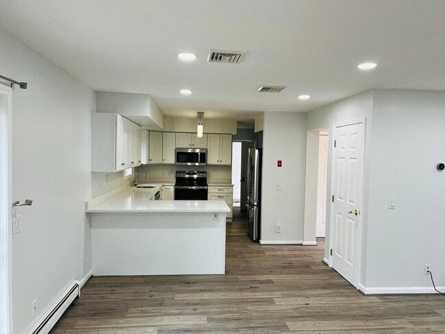 Building Photo - 8 Dunning Ave