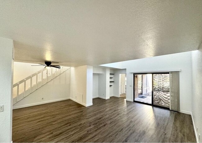 Building Photo - Beautiful Stonebridge Condos Long Term