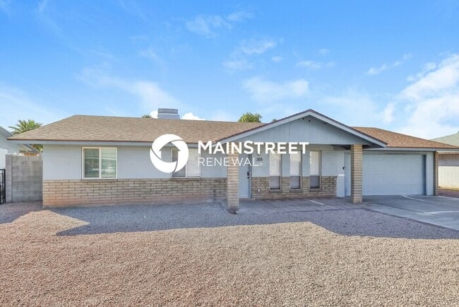 4 Bedroom Pet-Friendly Home in Mesa, AZ wi... - 4 Bedroom Pet-Friendly Home in Mesa, AZ wi...
